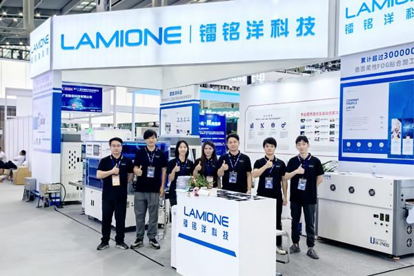 鐳銘洋科技閃耀第十二屆電子信息博覽會，引領(lǐng)曲面顯示技術(shù)新潮流